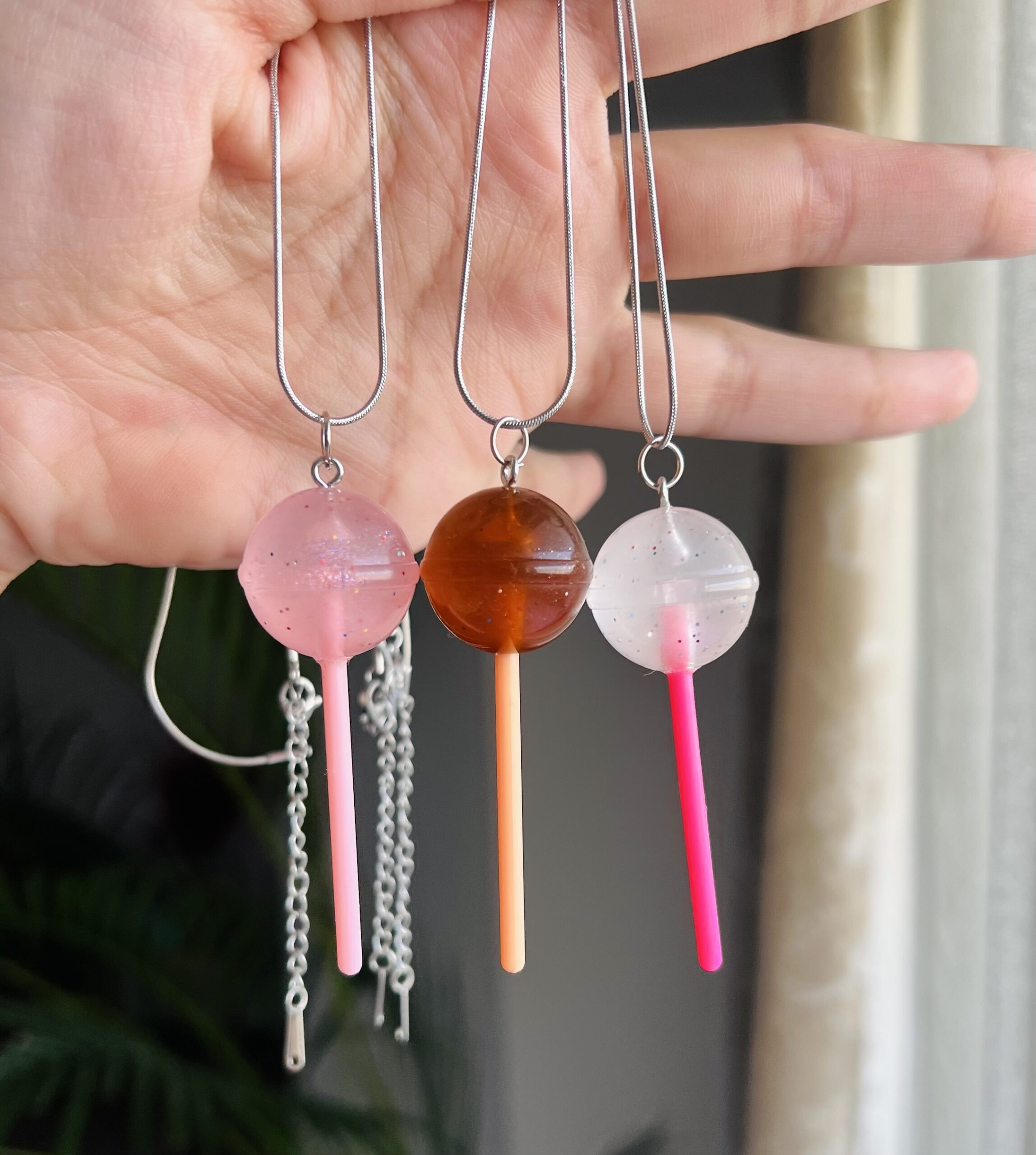 گردنبند سوارسکی طرح آبنبات چوبی کد 2200