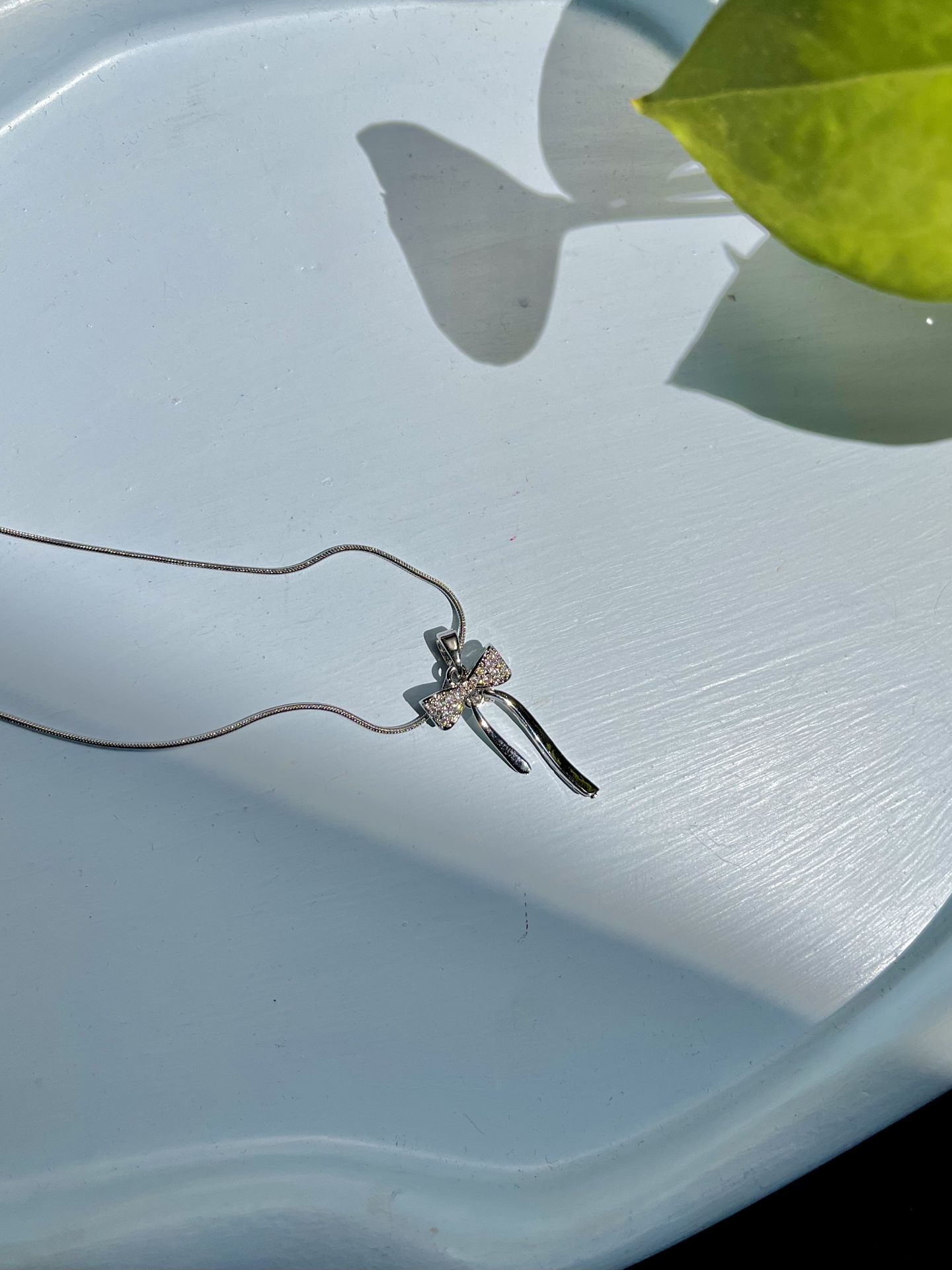 گردنبند پاپیون نگینی کد 2286