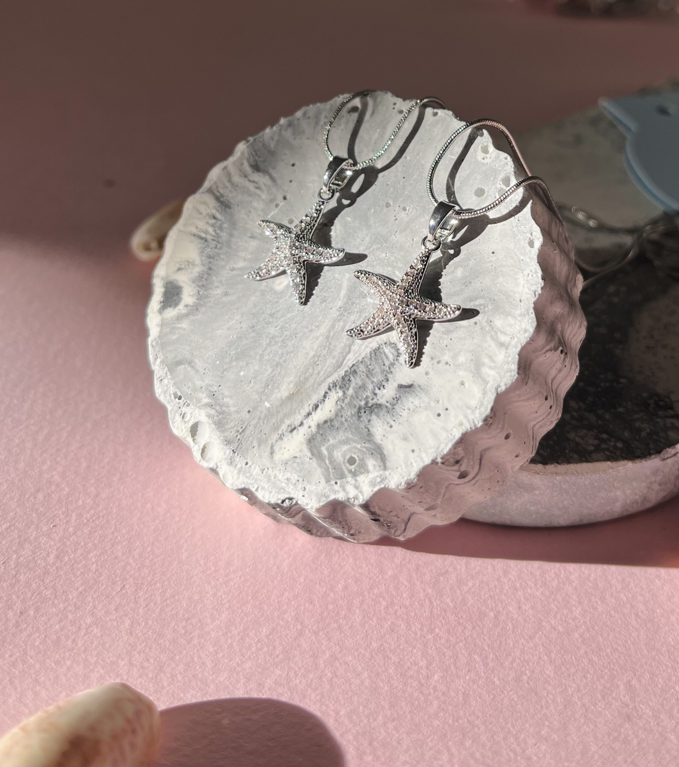 گردنبند ستاره دریایی نگینی کد 2275