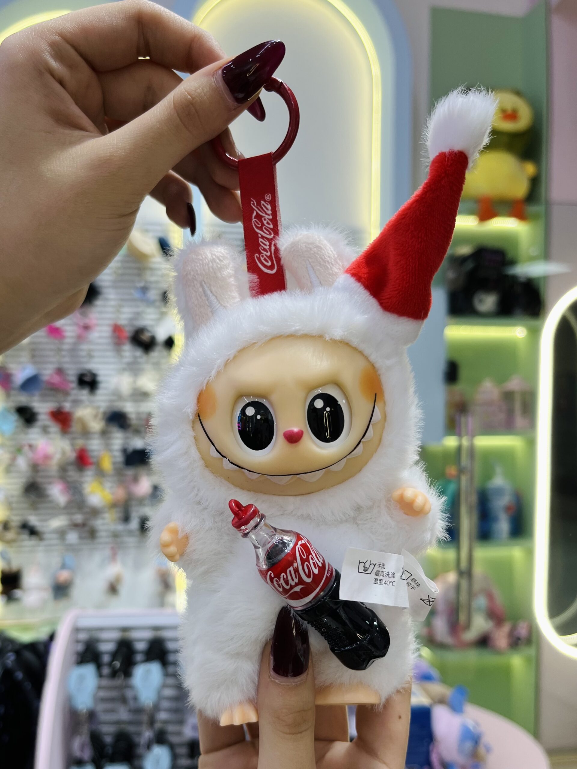 جاکلیدی لبوبو سری کوکاکولا کلاه دار کد 2431 - Image 3