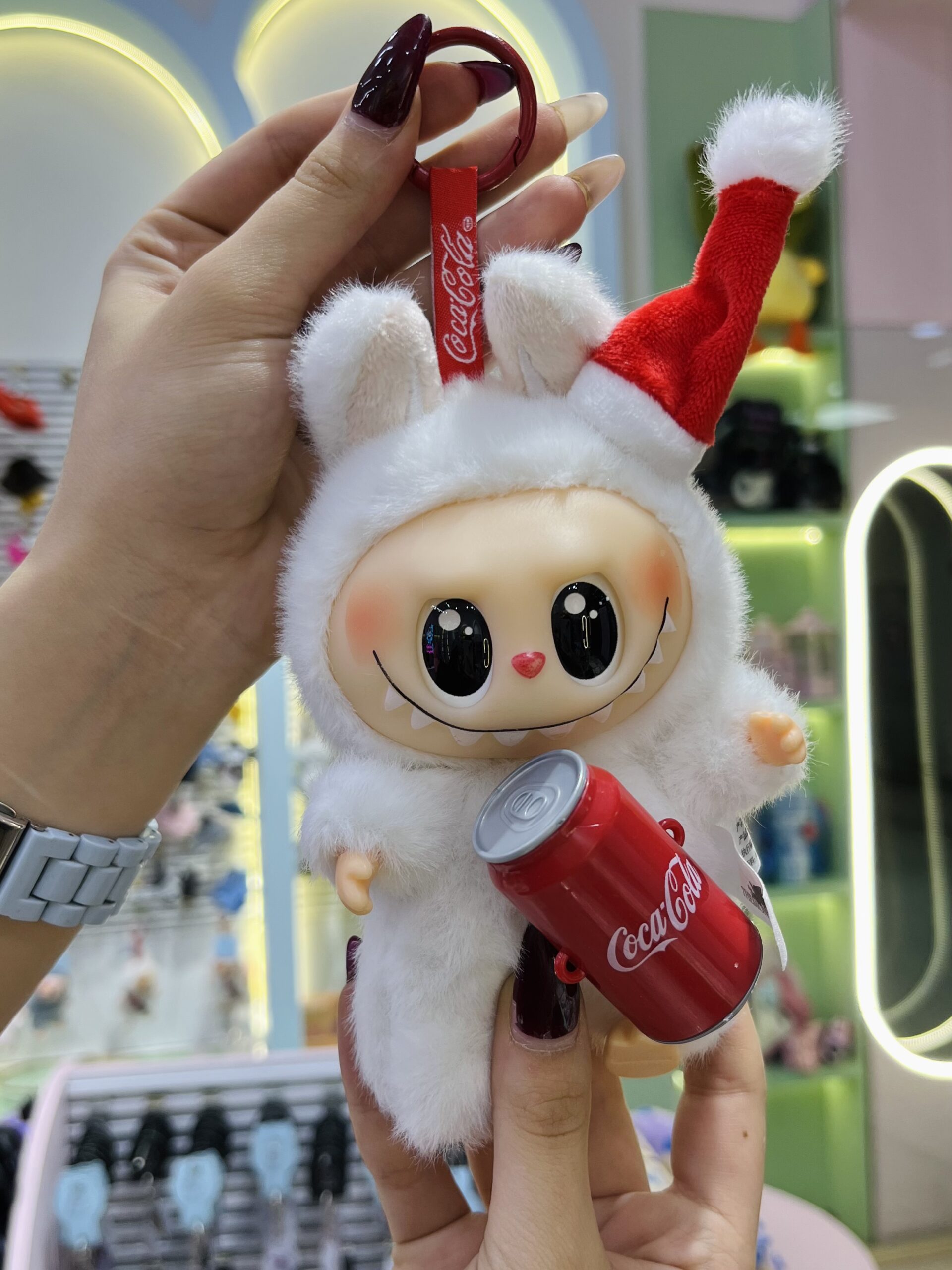 جاکلیدی لبوبو سری کوکاکولا کلاه دار کد 2431 - Image 2