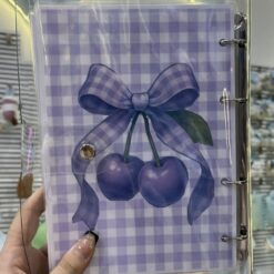 کلاسور شفاف سایز A5 چهارخونه یاسی کد 3553