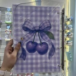 کلاسور شفاف سایز A4 چهارخونه یاسی کد 3561