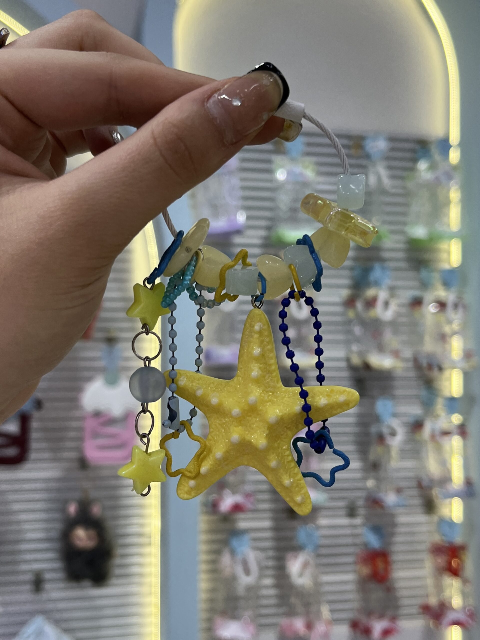 آویز جاکلیدی تم آبی و زرد کد 3583