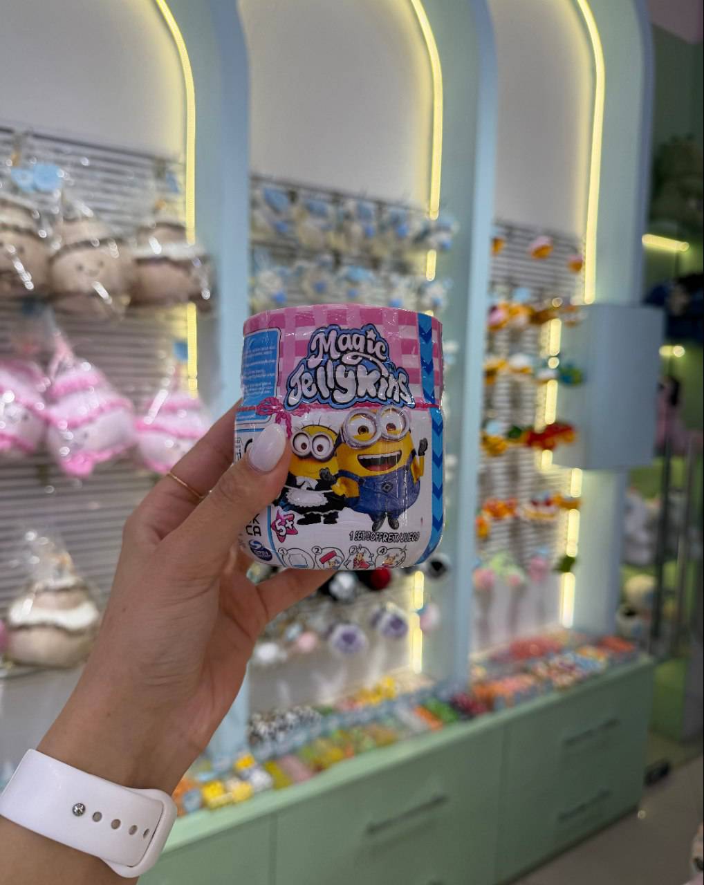 بلایند باکس جادویی ژلی کنز jelly kins مینیون کد 3937