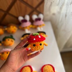عروسک بافت جوجو کلاه توت‌فرنگی کد 3916